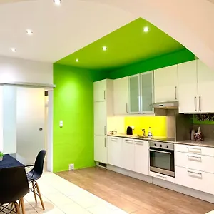 centrally-located-apartment-new.vienna-besthotels.com/